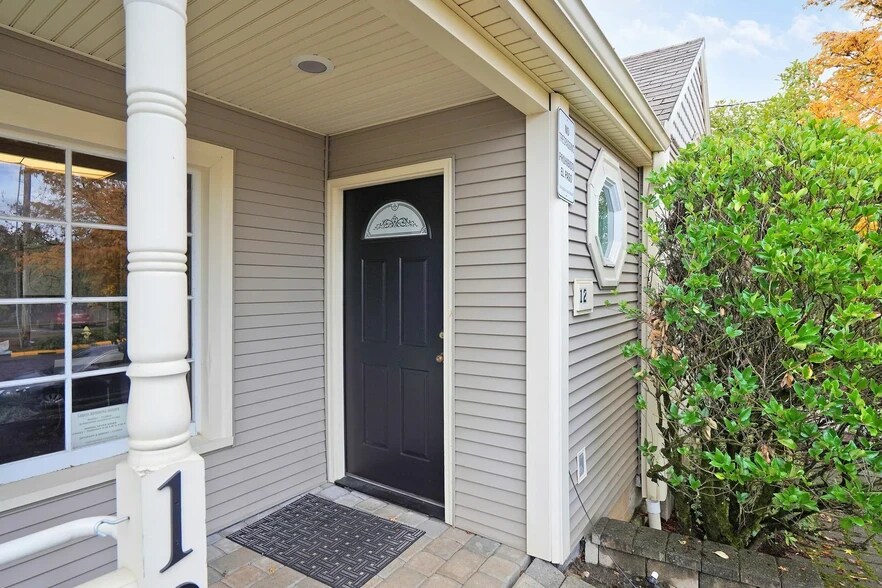 More Photos Of 1230 Fairview Ave SE, Salem Office For Sale