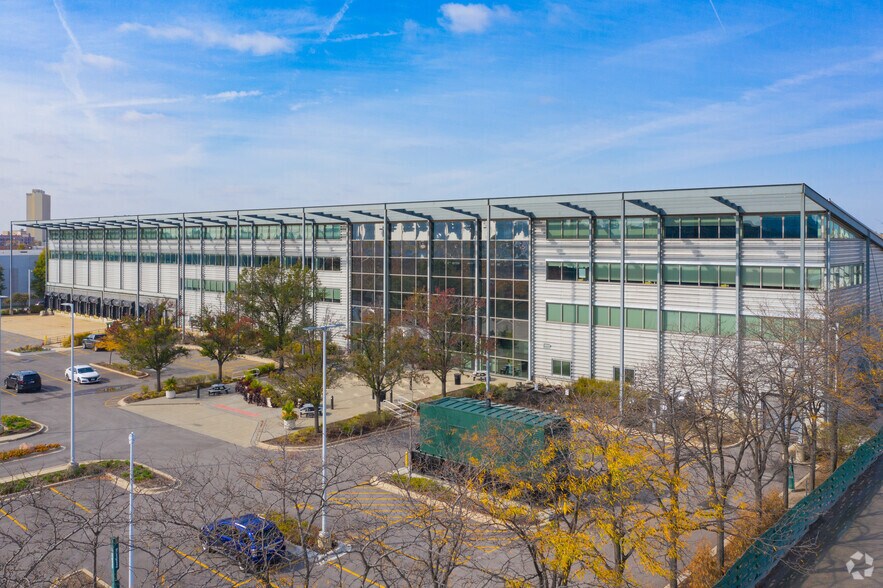 Primary Photo Of 1333 N Hickory Ave, Chicago Industrial For Sale
