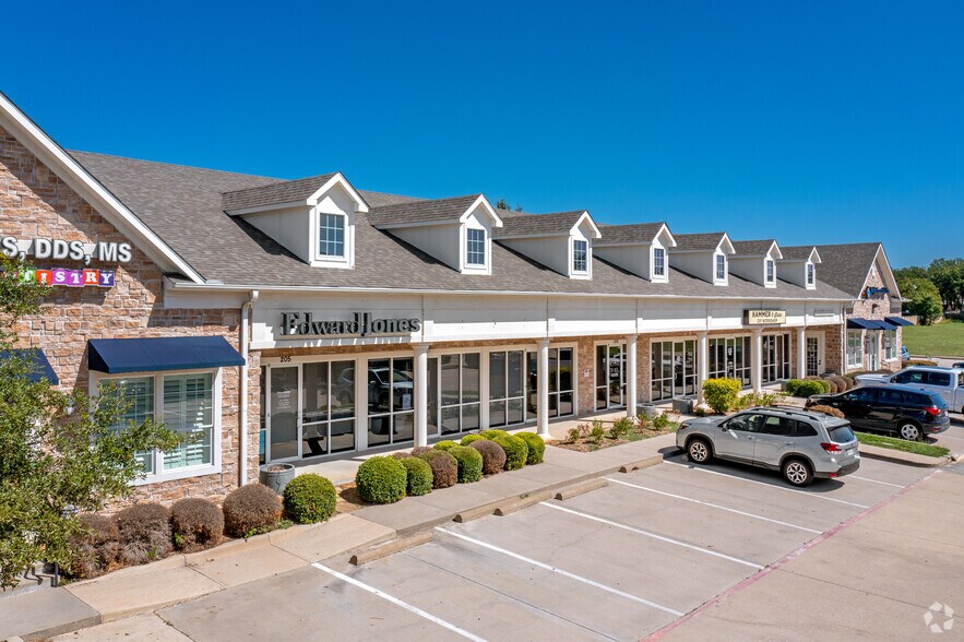 More Photos Of 5411 Basswood Blvd, Fort Worth Medical For Lease