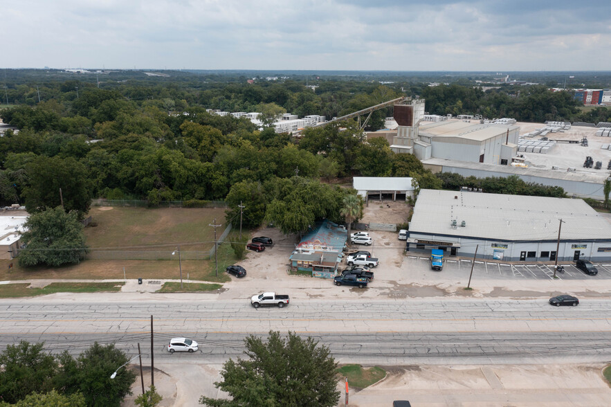 Primary Photo Of 817 Airport Blvd, Austin Restaurant For Sale