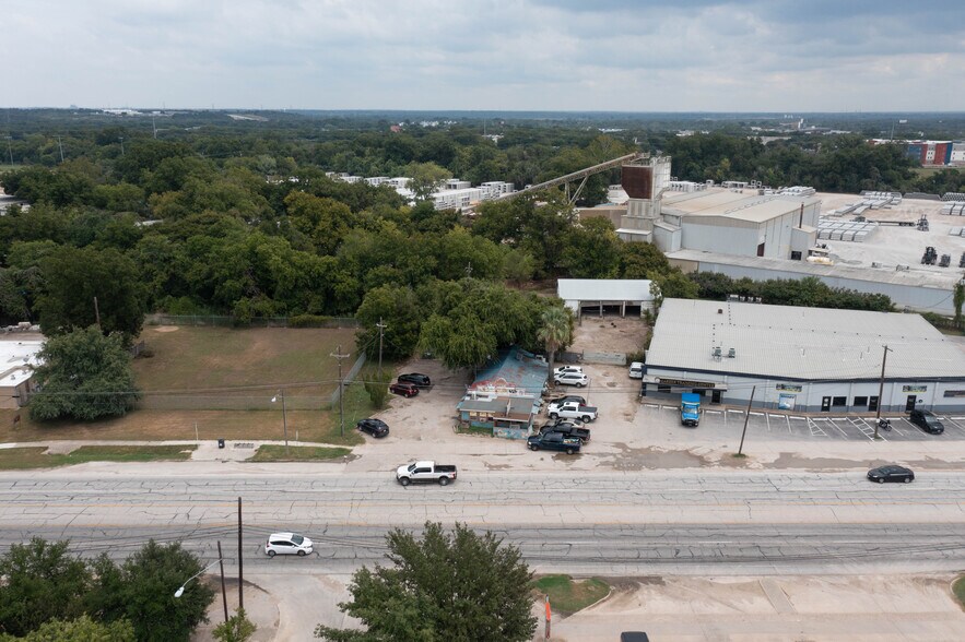 More Photos Of 817 Airport Blvd, Austin Restaurant For Sale