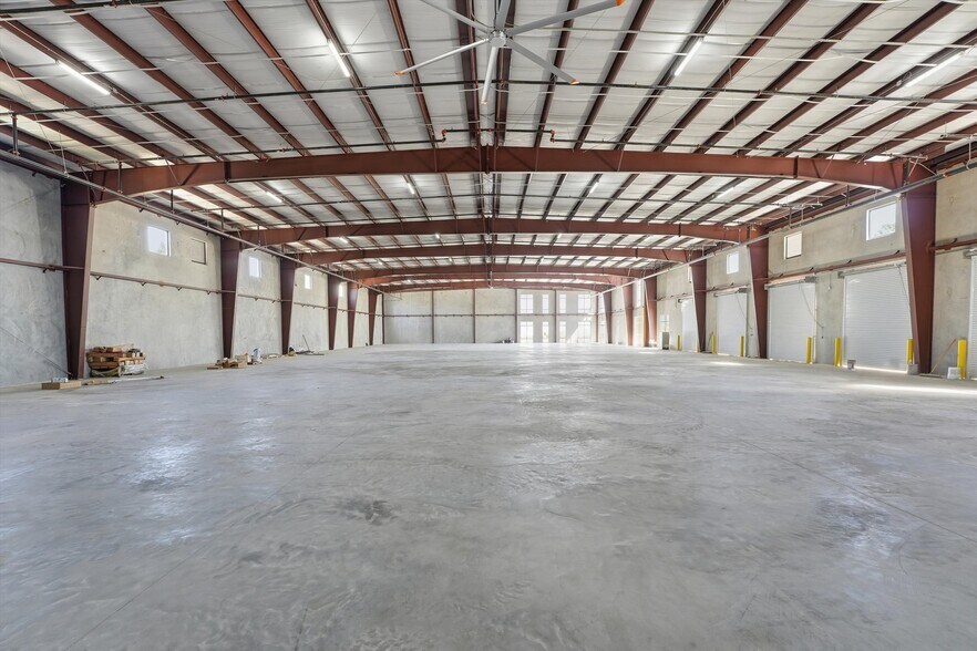 More Photos Of 7933 Ley Rd, Houston Unknown For Lease