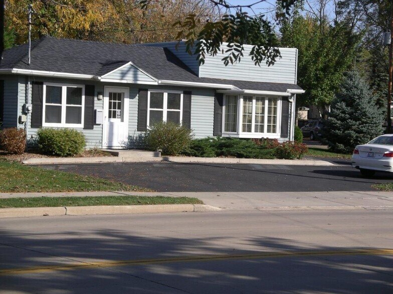 1904 Algoma Blvd, Oshkosh, WI 54901 Office For Lease