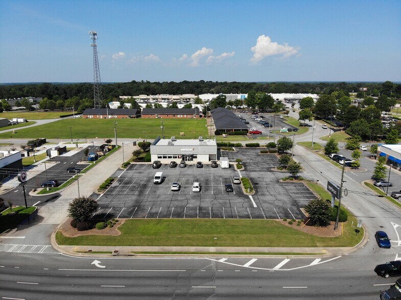 More Photos Of 1445 Express Way, Griffin Freestanding For Sale