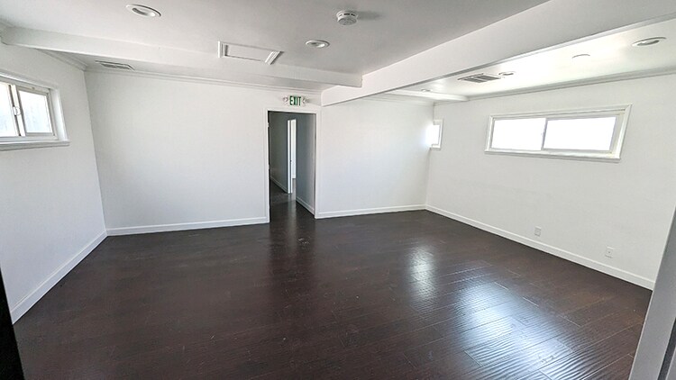 More Photos Of 14432-14434 Gilmore St, Van Nuys Medical For Sale