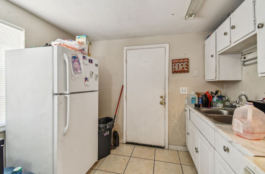More Photos Of 4507-4517 E Giddens Ave, Tampa Multifamily For Sale