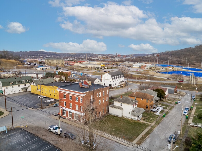 More Photos Of 10 Chesapeake St, Lyndora Apartments For Sale