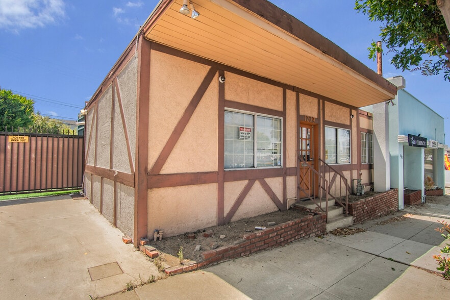 More Photos Of 1209 N Sepulveda Blvd, Manhattan Beach Freestanding For Lease