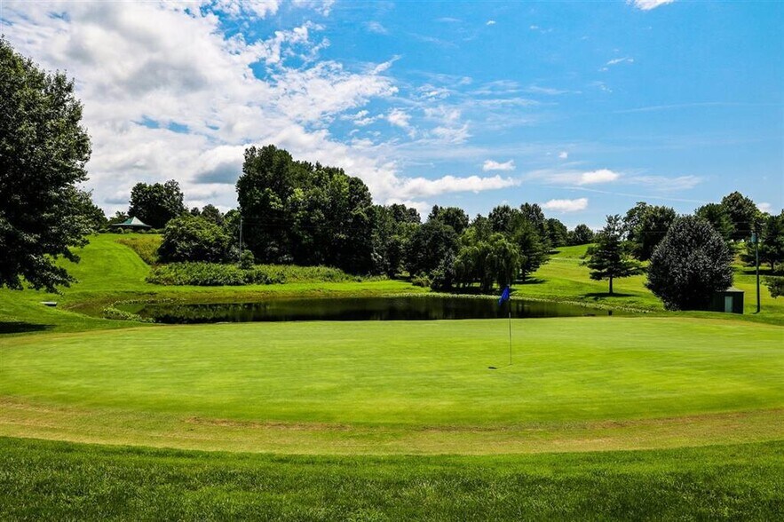 More Photos Of 6198 Randolph Summer Shade Rd, Summer Shade Sports And Entertainment For Sale