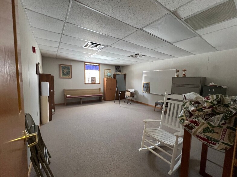 More Photos Of 212 S Sherman St, Leslie Religious Facility For Sale