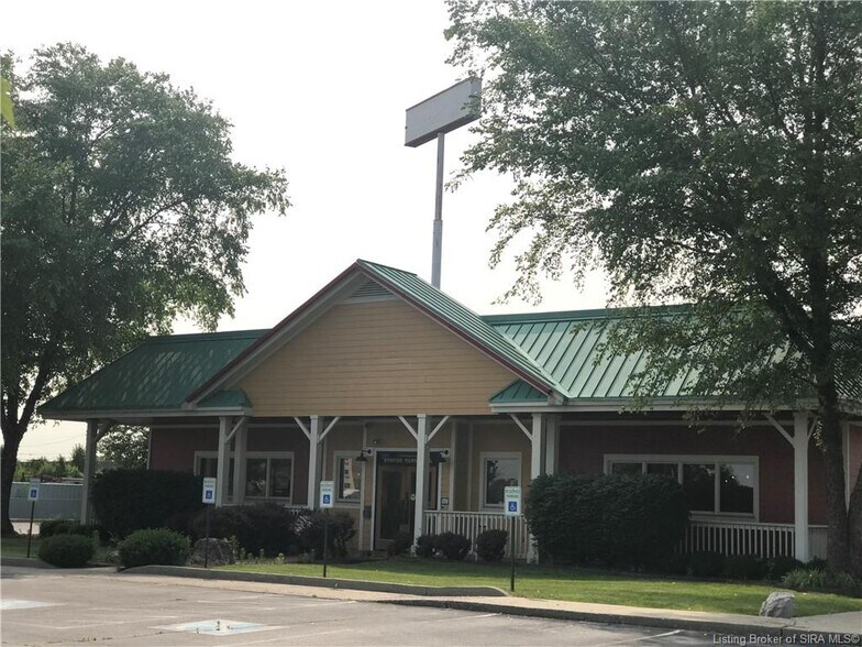 More Photos Of 1420 Park Pl, Clarksville Restaurant For Lease