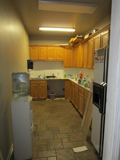 More Photos Of 13301 Burgess Ave, Walker Self Storage For Lease