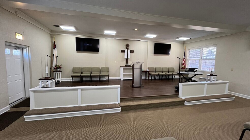 More Photos Of 3898 Kernersville Rd, Winston-Salem Specialty For Sale