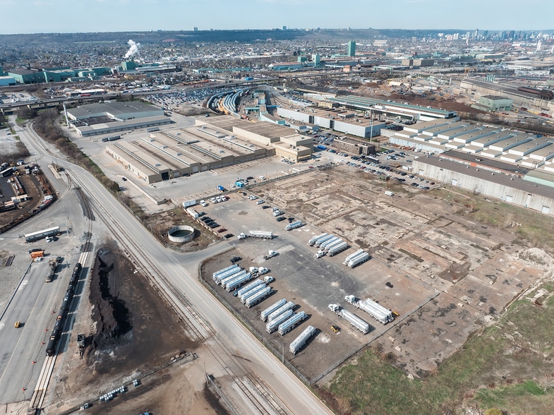 More Photos Of Pier 22 - South Hobson Road - Vacant Land Blvd, Hamilton Land For Lease