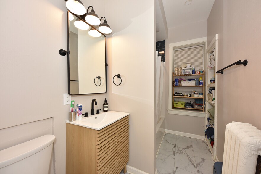 More Photos Of 1816 E Kane Pl, Milwaukee Apartments For Sale