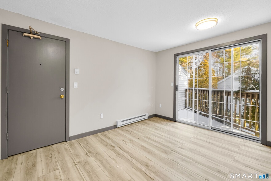 More Photos Of 5 Brookside Ln, Woodstock Apartments For Sale