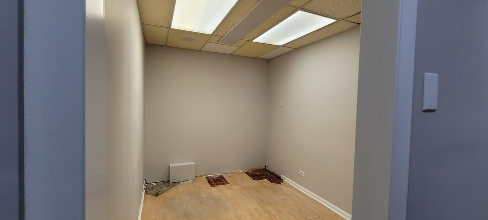 More Photos Of 7712 & 7716 W North Avenue, Elmwood Park Storefront Retail Office For Lease