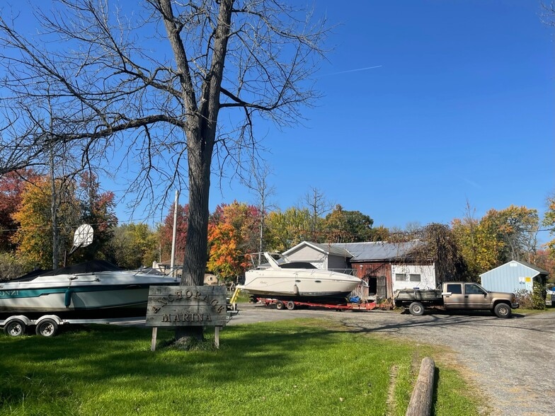 More Photos Of 9503 Hitchcock Point, Bridgeport Marina For Sale