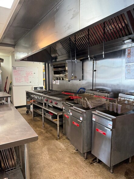 More Photos Of 103 E 3rd St, Covington Apartments For Lease