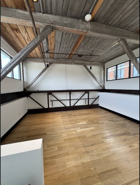 More Photos Of 1601 S Holtzclaw Ave, Chattanooga Office For Sale