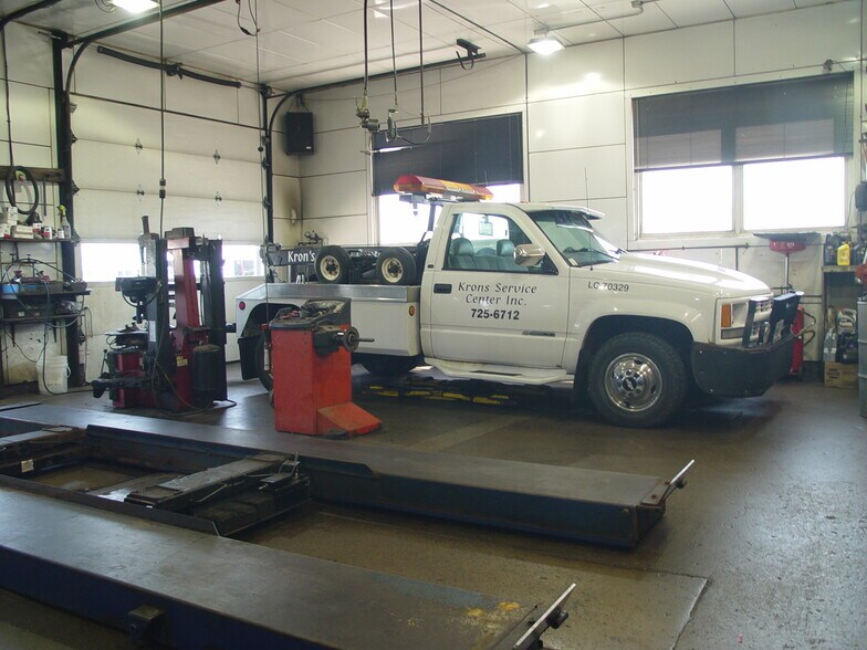 More Photos Of 1108 Main St, Neenah Auto Repair For Sale