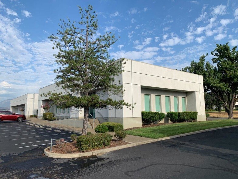 More Photos Of 415 Knollcrest Dr, Redding Office For Sale