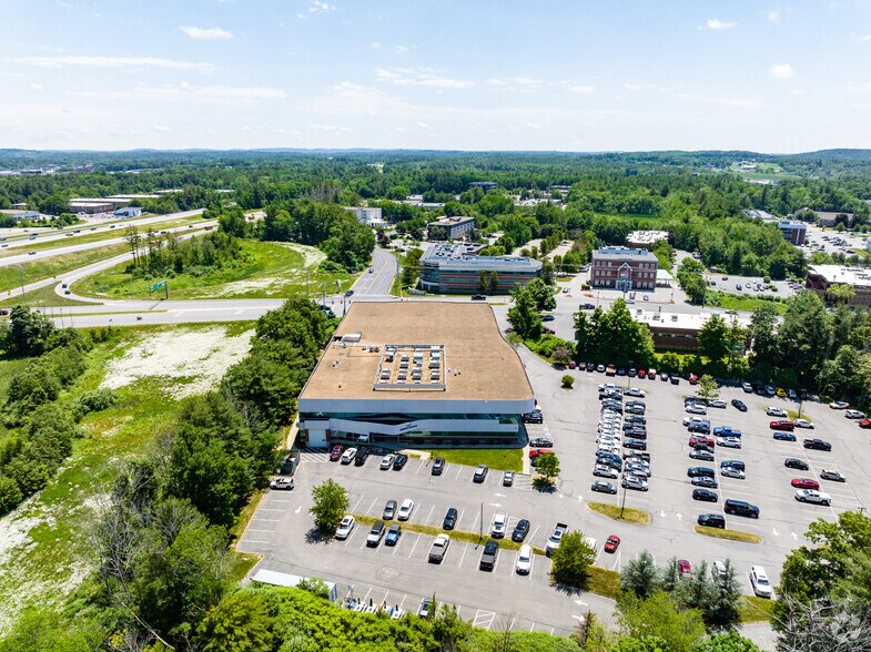 More Photos Of 16 Pelham Rd, Salem Medical For Sale