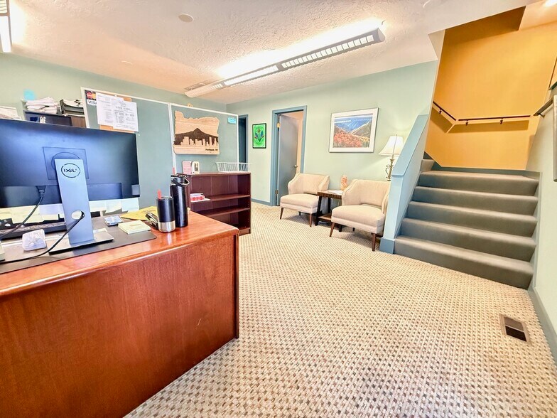 More Photos Of 3501-3511 SE Milwaukie Ave, Portland Office For Sale