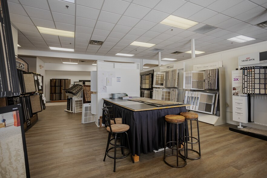 More Photos Of 2401 Highway 13 W, Burnsville Warehouse For Sale