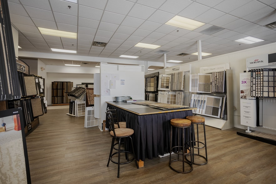 More Photos Of 2401 Highway 13 W, Burnsville Warehouse For Sale