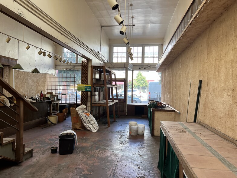 More Photos Of 566-570 Castro St, San Francisco Storefront Retail Office For Lease