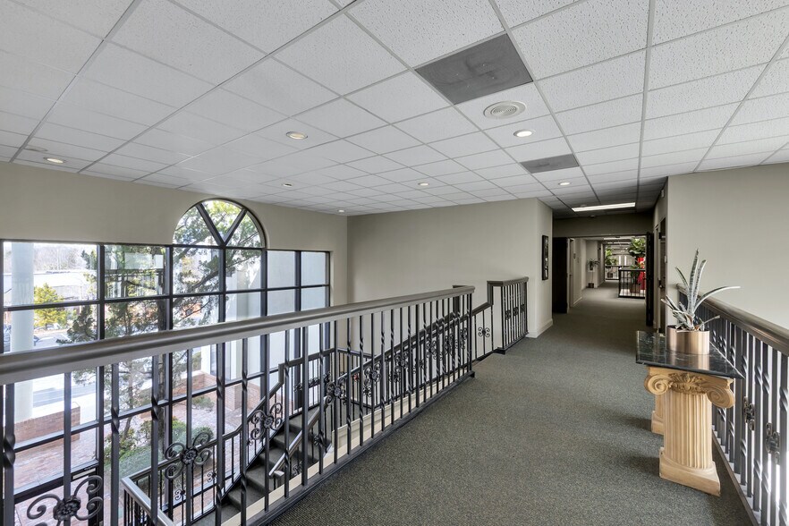 More Photos Of 2101 N Sardis Rd, Charlotte Office For Sale