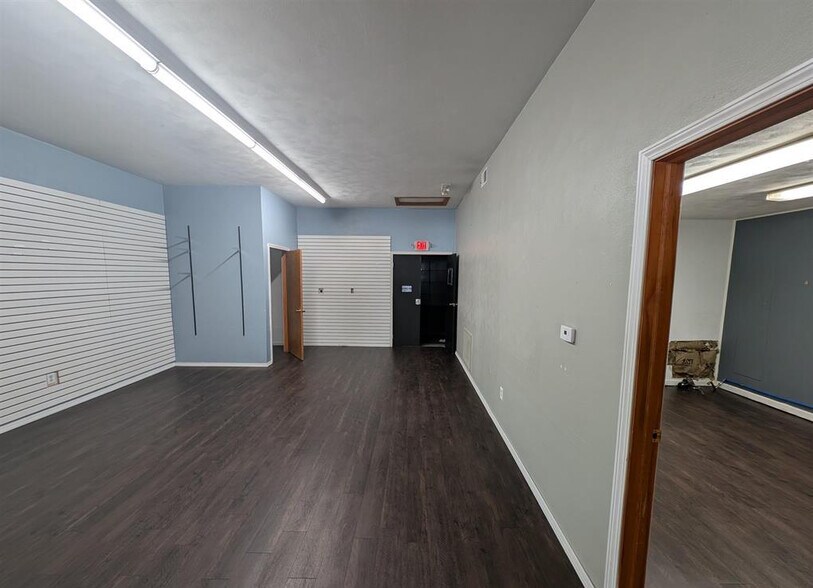 More Photos Of 206 N Main St, Creve Coeur Freestanding For Lease