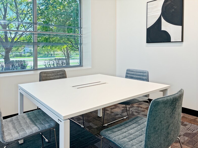 More Photos Of 5400 Prairie Stone Pkwy, Hoffman Estates Coworking Space