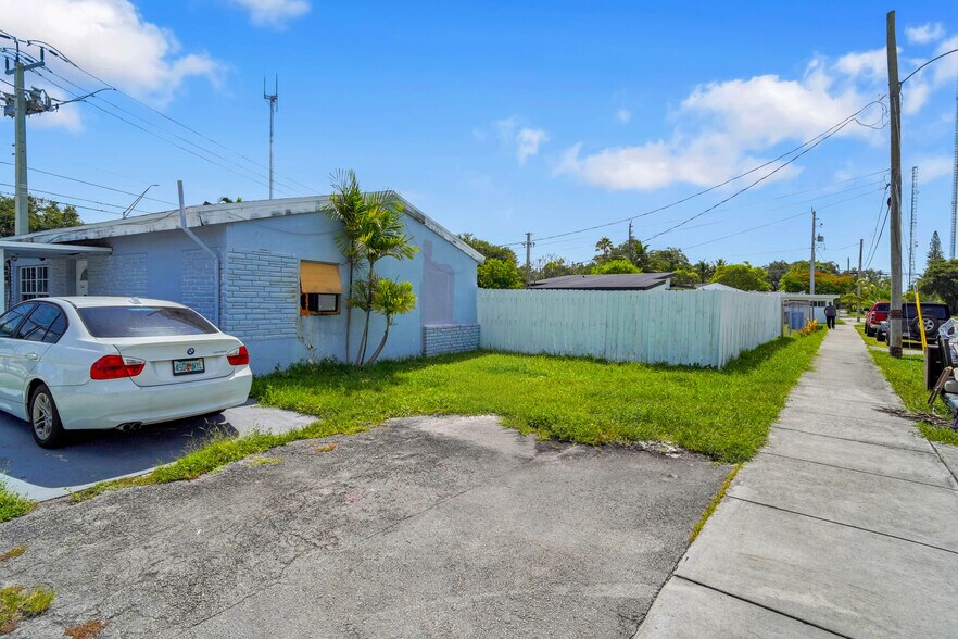 More Photos Of 41 William Rd, West Park Freestanding For Sale