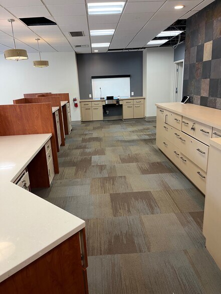 More Photos Of 110 S Ventura St, Ojai Freestanding For Lease