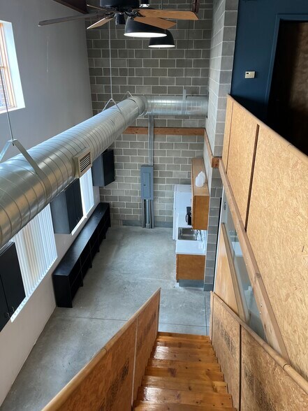 More Photos Of 2712 Stange Rd, Ames Storefront Retail Office For Lease