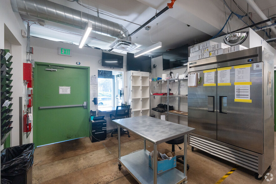 More Photos Of 2171 S Grape St, Denver Restaurant For Lease