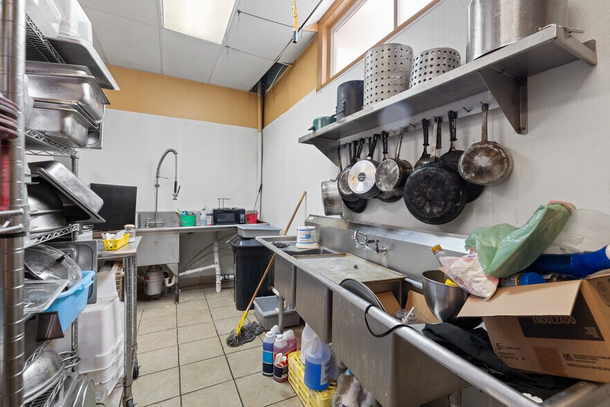 More Photos Of 603 N River St, Hot Springs Hotel For Lease