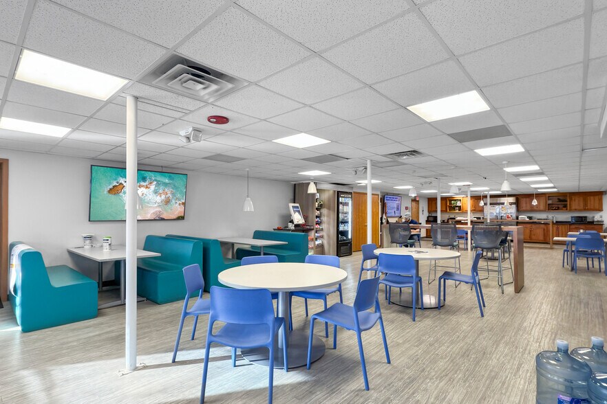 More Photos Of 201 Campus Dr, Huxley Industrial For Sale