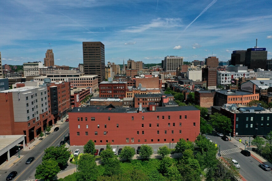 More Photos Of 327-329 W Fayette St, Syracuse Loft Creative Space For Lease