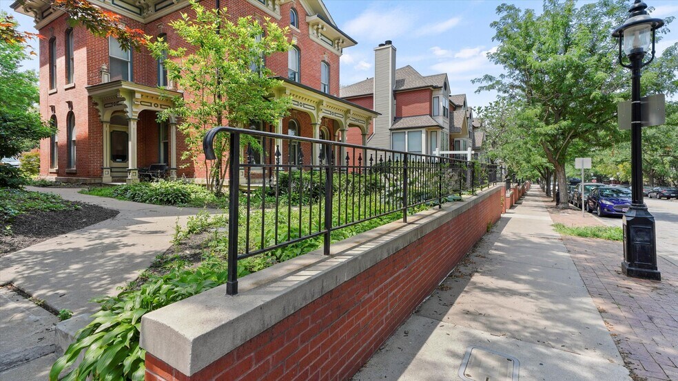 More Photos Of 1070 Washington St, Kansas City Office Residential For Sale