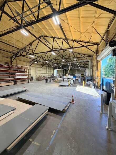 More Photos Of 305 Velasco, Houston Warehouse For Sale