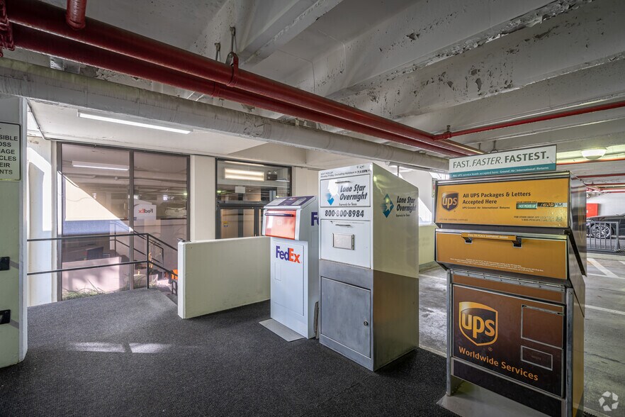 More Photos Of 2001 Kirby Dr, Houston Office For Lease