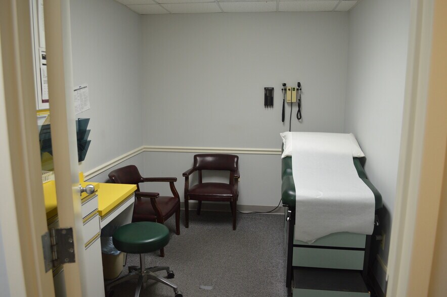 More Photos Of 2065-2067 Klockner Rd, Trenton Medical For Lease