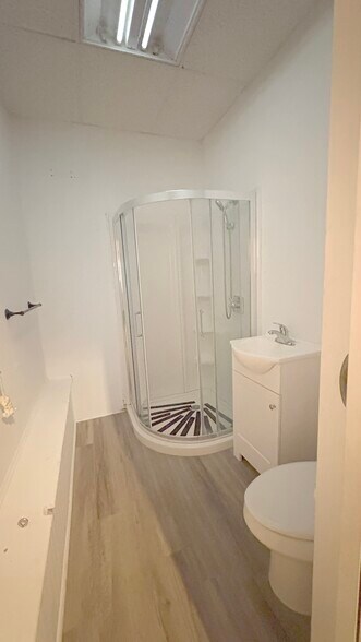 More Photos Of 612 Warren St, Hudson Storefront Retail Residential For Lease