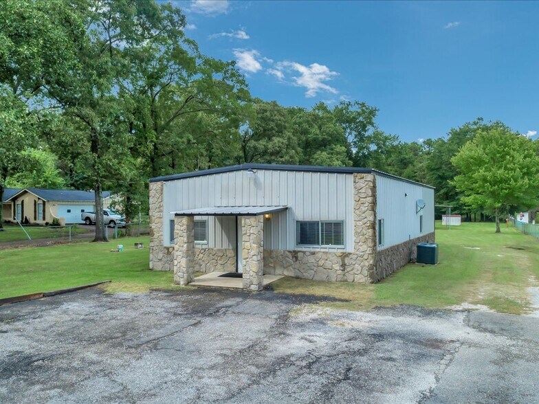 Primary Photo Of 4314 US Highway 69 N, Lufkin Office For Sale
