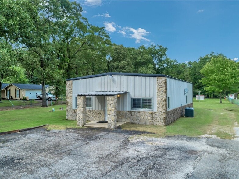 Primary Photo Of 4314 US Highway 69 N, Lufkin Office For Sale