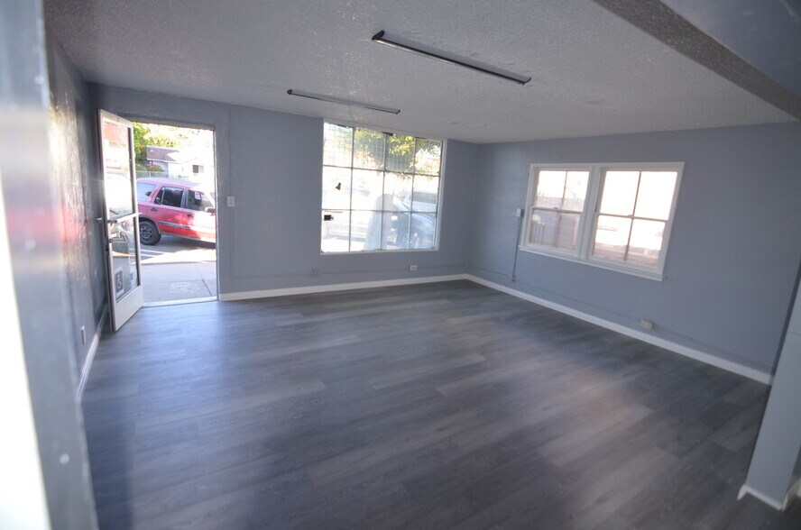 More Photos Of 5120 Huntington Dr S, Los Angeles General Retail For Lease