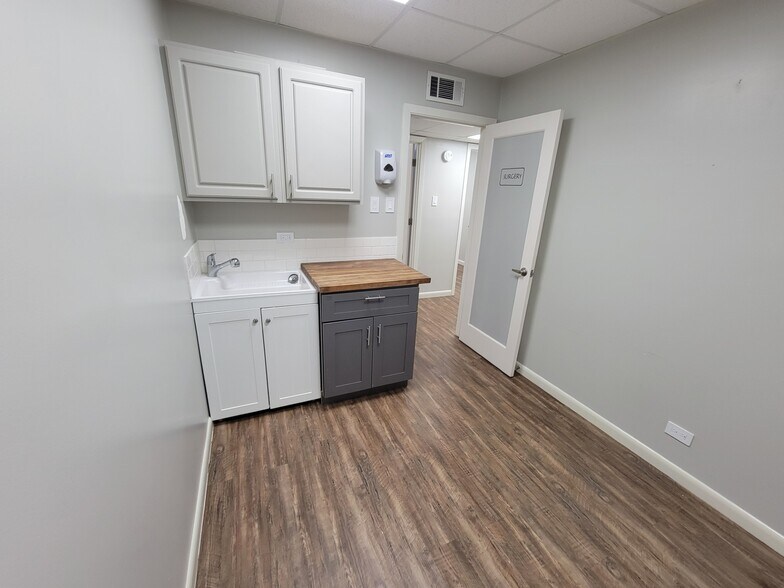 More Photos Of 4910 Willowbend Blvd, Houston Office Residential For Lease